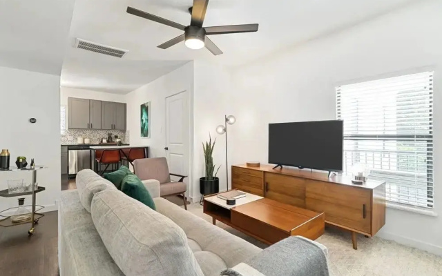 photo 5 of Lovely Montrose Suites by Sonder