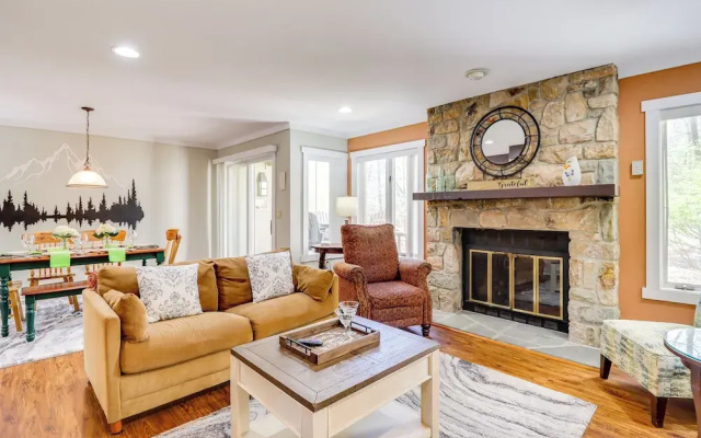 photo 2 of Hike, Golf & Explore: Pocono Pines Townhome