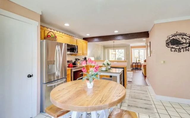 photo 5 of Hike, Golf & Explore: Pocono Pines Townhome