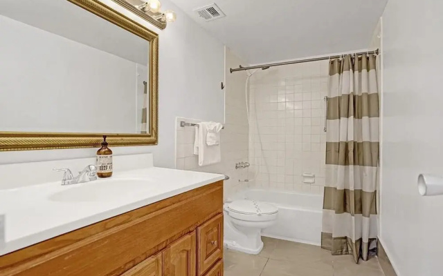 photo 4 of Pool & Gulfstream Hallandale Beach Escape