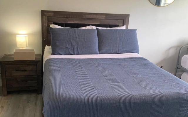 photo 5 of Lovely Studio/bath, Hallandale Beach, Walk to the Beach! Pool & Free Parking!