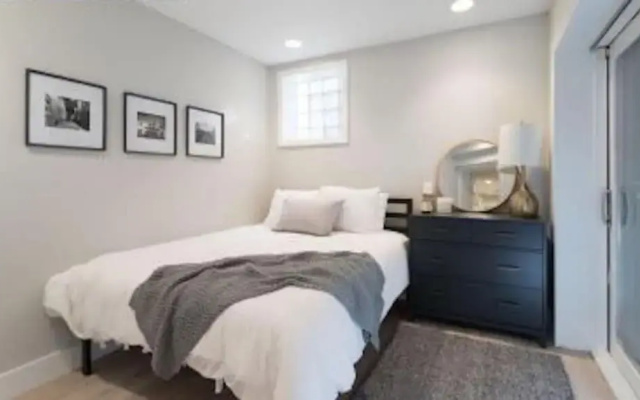 photo 2 of Lovely Washington DC Dupont Circle 2 Bedroom 2 Bathroom Apartment 4 Guests