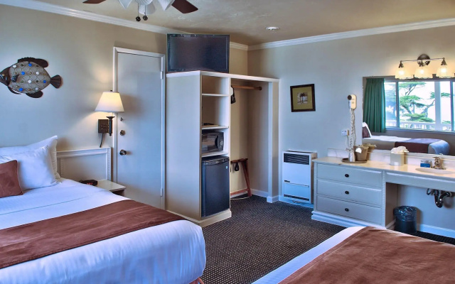 photo 2 of Lovers Point Inn