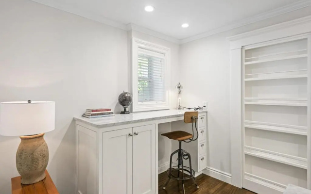photo 3 of Lower Level Flat in 1885 Queen Anne Cottage
