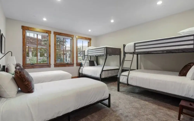photo 5 of Incredible Executive Private Pet Friendly Home - LR902 by RedAwning