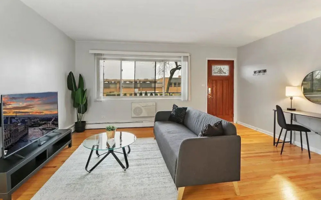 photo 2 of Lush 1BR Apt in Quiet Arlington Heights