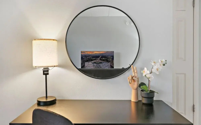 photo 5 of Lush 1BR Apt in Quiet Arlington Heights