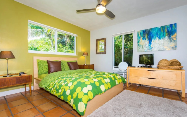 photo 2 of Lush Oasis Home - 2 Br home by RedAwning