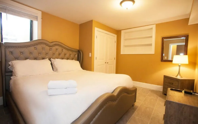 photo 5 of Lux Condo Near Boston - 3 King Beds 2 Bath-parking