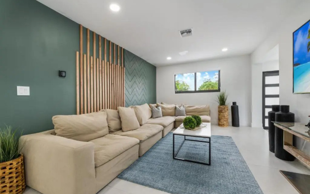 photo 5 of Lux House w/Heated Pool,Jacuzzi ,Basketball Court