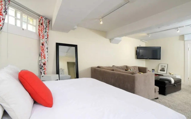 photo 4 of LUX Suites in the Heart of Santa Monica