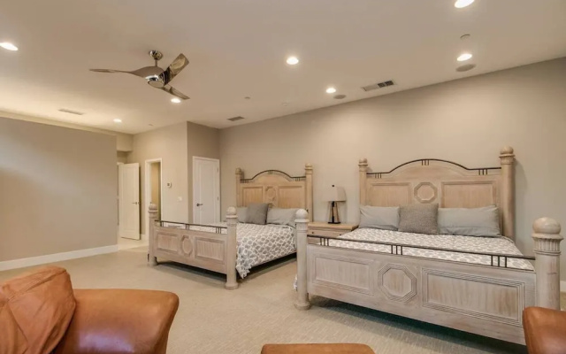 photo 2 of Luxe 4 Bdrm W/pool and Spa on Golf Course Lot!