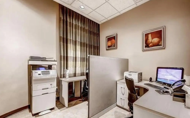 photo 3 of LUXE 702 MGM Signature 1 BR 2 BTH SUITE