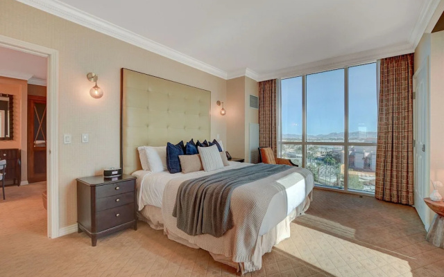 photo 5 of LUXE 702 MGM Signature 1 BR 2 BTH SUITE