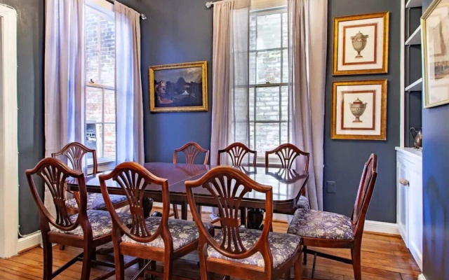 photo 4 of Luxe Cameron House Off King St Est 1870, Alexandria