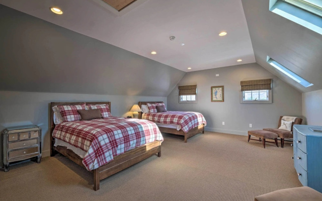 photo 2 of Luxe 'green Barn' Near Skiing w/ Mt Equinox Views!