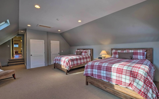 photo 3 of Luxe 'green Barn' Near Skiing w/ Mt Equinox Views!