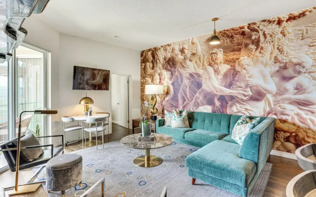 photo 5 of Luxe Long Beach Condo w/ Pool: 1 Mi to Shoreline!