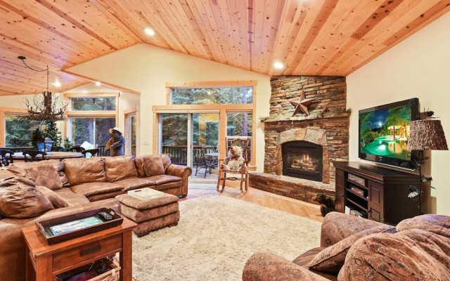photo 3 of Luxe Mountain Haven In The Heart Of Tahoe Donner 3 Bedroom Home