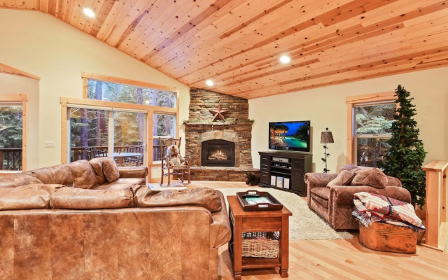 photo 4 of Luxe Mountain Haven In The Heart Of Tahoe Donner 3 Bedroom Home