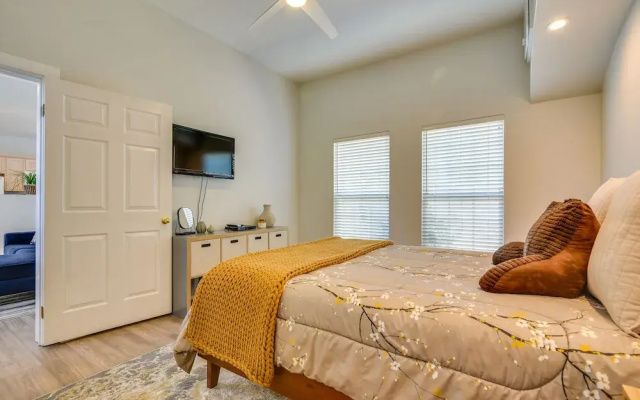 photo 3 of Luxe Pasadena Casita w/ Fireplace & Grill