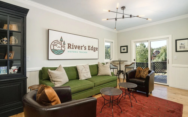 photo 2 of Luxe & Spacious Riverfront , Steps To Downtown 5 Bedroom Home
