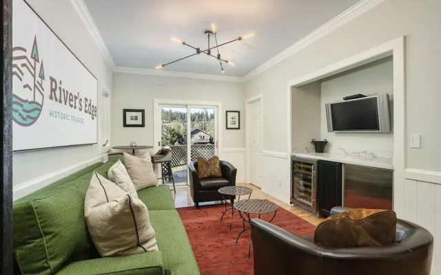 photo 4 of Luxe & Spacious Riverfront , Steps To Downtown 5 Bedroom Home