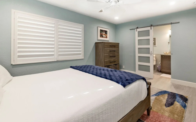 photo 5 of Luxe Waterfront : Pool, Boat Dock, Near Beach 4 Bedroom Home