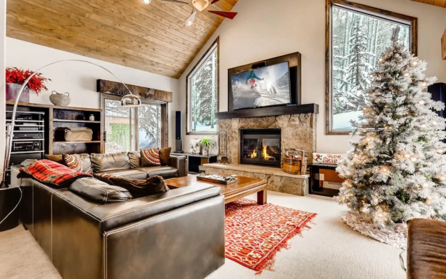 photo 3 of Luxe West Vail Side A - 3 Br Duplex