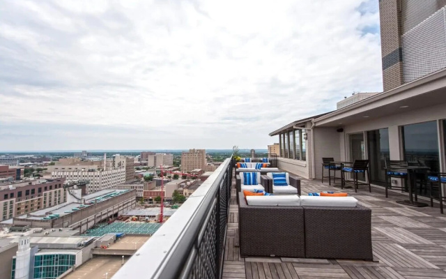 photo 5 of Contemporary 1 bedroom | CozySuites