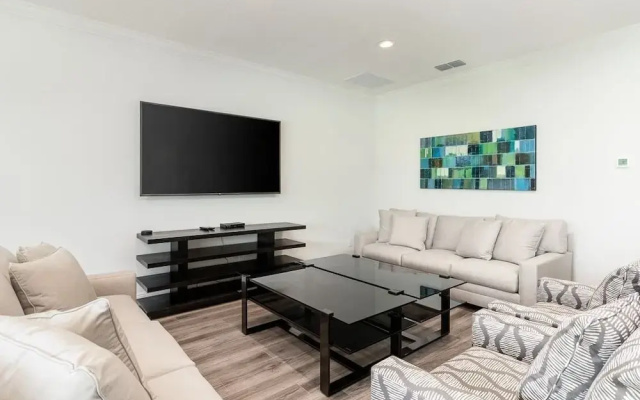 photo 2 of Luxurious 14br / 14ba Private Pool + Spa 14 Bedroom Home
