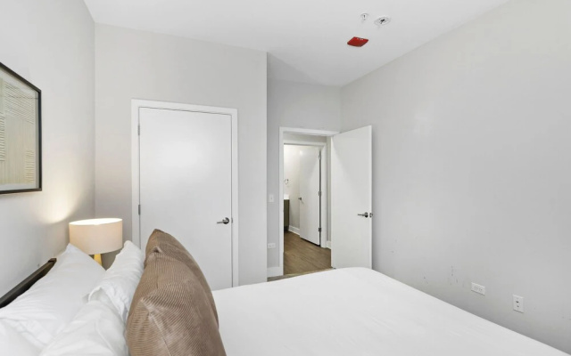 photo 4 of Luxurious 1BR Apt in Oakbrook