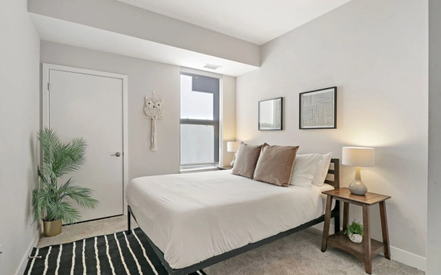 photo 5 of Luxurious 1BR Apt in Oakbrook