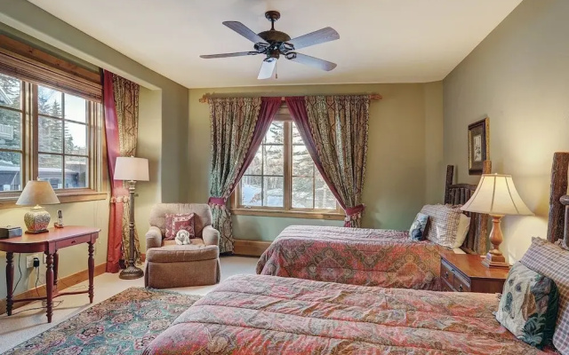photo 3 of Luxurious 2 Bedroom0 Feet From The Slopes! Condo by RedAwning