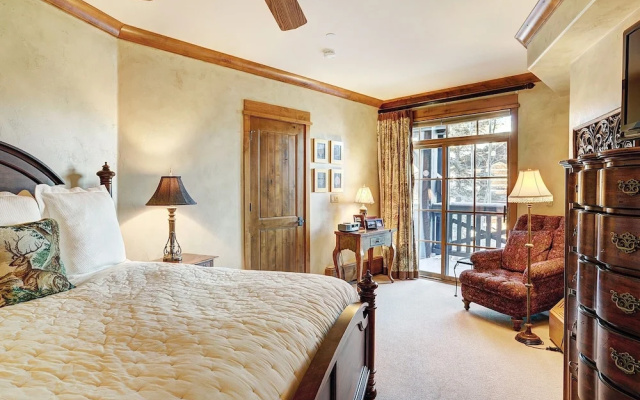photo 4 of Luxurious 2 Bedroom0 Feet From The Slopes! Condo by RedAwning
