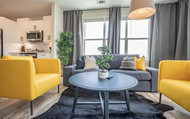 photo 2 of Luxurious 2 BR 2BR Downtown Apartment
