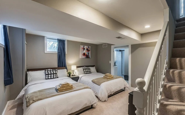 photo 3 of Luxurious 3br 2ba Townhouse with cozy backyard