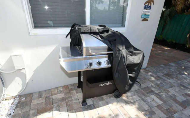 photo 2 of Luxurious 4-Bdrm House near Beach & Wilton Manors