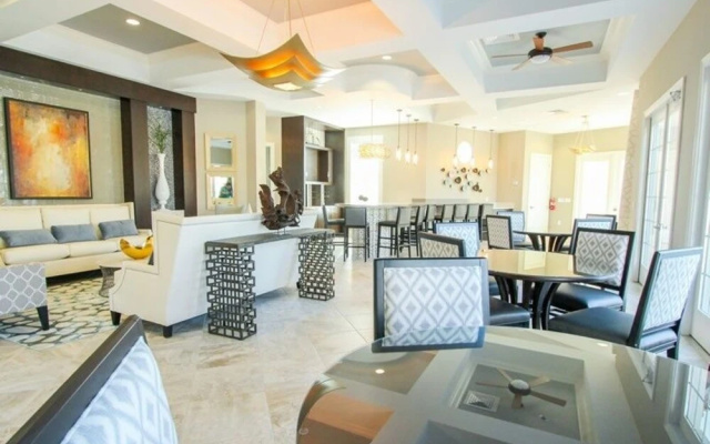 photo 2 of Luxurious 5 Bed Home with Private Pool in Solterra Townhouse