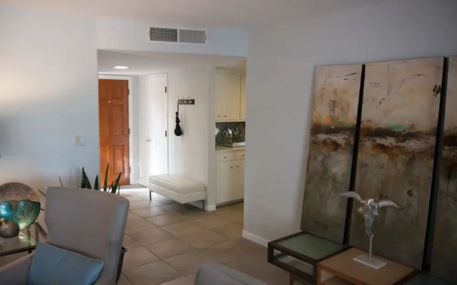 photo 2 of Luxurious 5 BR House Pool DT Scottsdale