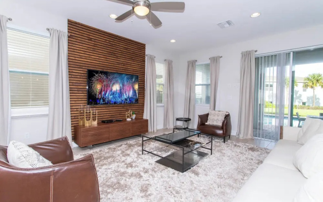 photo 3 of Luxurious 5Bd Single Family w Pool Jacuzzi Encore Resort 7432