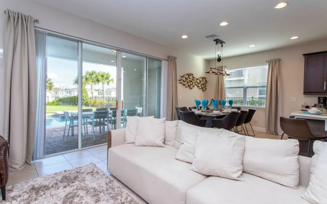 photo 5 of Luxurious 5Bd Single Family w Pool Jacuzzi Encore Resort 7432