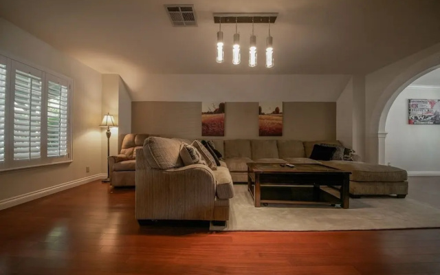 photo 4 of Luxurious 5BR near Las Vegas Strip