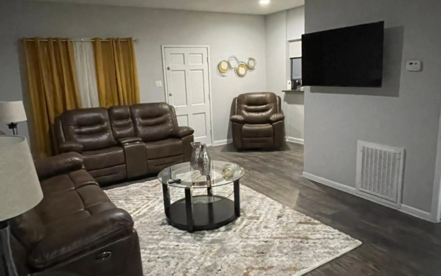 photo 3 of Luxurious Apartment in Katy