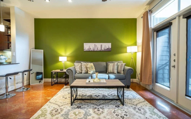 photo 5 of Luxurious Business & Family Montrose Condo -