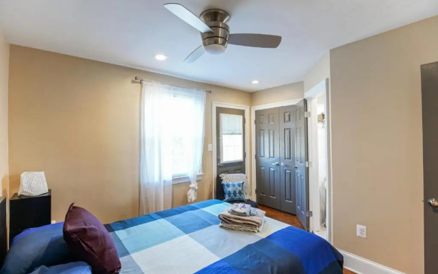 photo 4 of Luxurious DC Townhome ideal for Large Families plus Free Parking