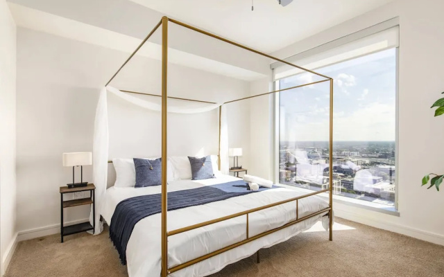 photo 4 of Luxurious High Rise 1BR With Louisville Flair by Cozysuites