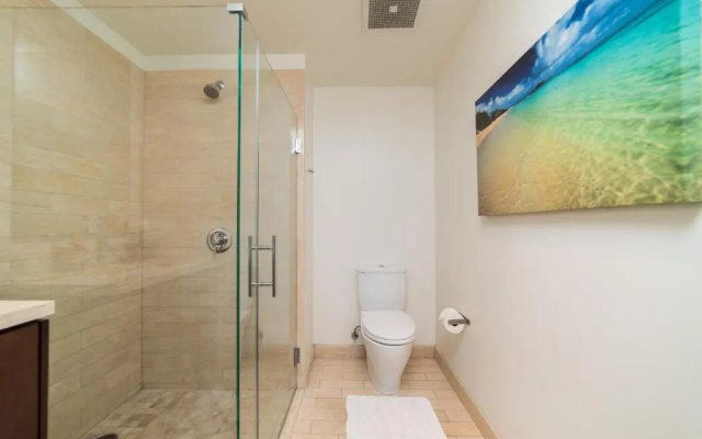 photo 2 of Luxurious Highrise 2b 2b Apartment Heart Of Downtown LA