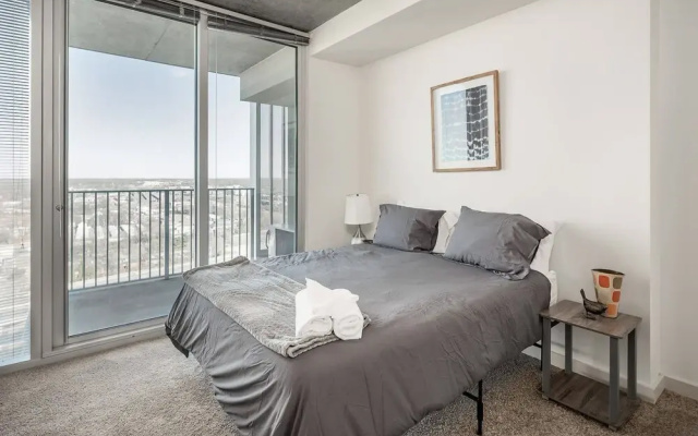 photo 4 of FRONTDESK Skyhouse Apts Uptown Charlotte