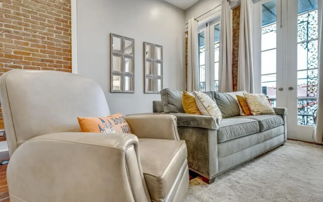 photo 2 of Luxurious Lower Garden District Condo w/ Balcony!